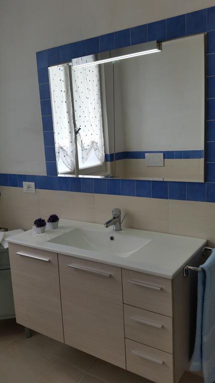 Apartment Iseo Lake Sale Marasino Ruang foto